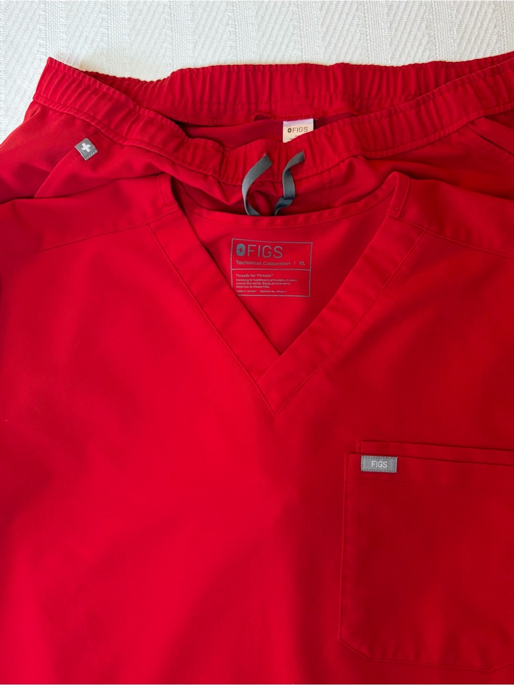 FIGS Men’s Scrub Set Size XL Red Jogger Pants And Shirt Medical Scrubs Workwear